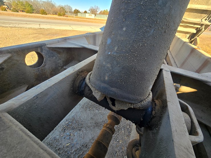 1999-mack-rd690s-image-49