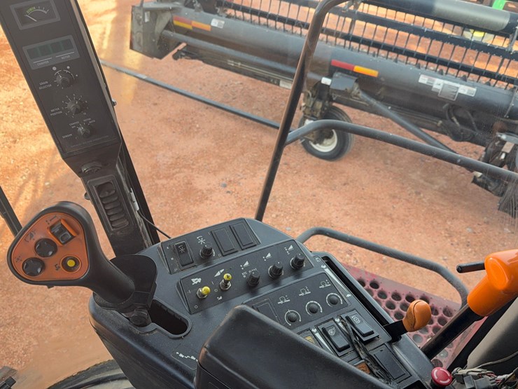 2008-case-ih-2588-image-21