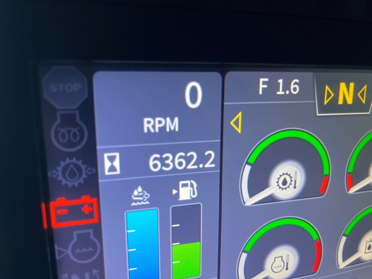 2020-deere-850l-wlt-image-46