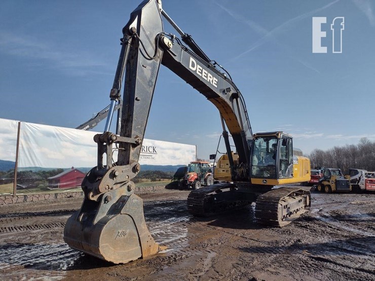 2020-deere-350g-lc-image-60