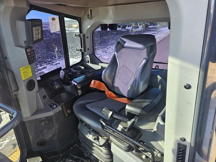 2020-deere-850l-wlt-image-31