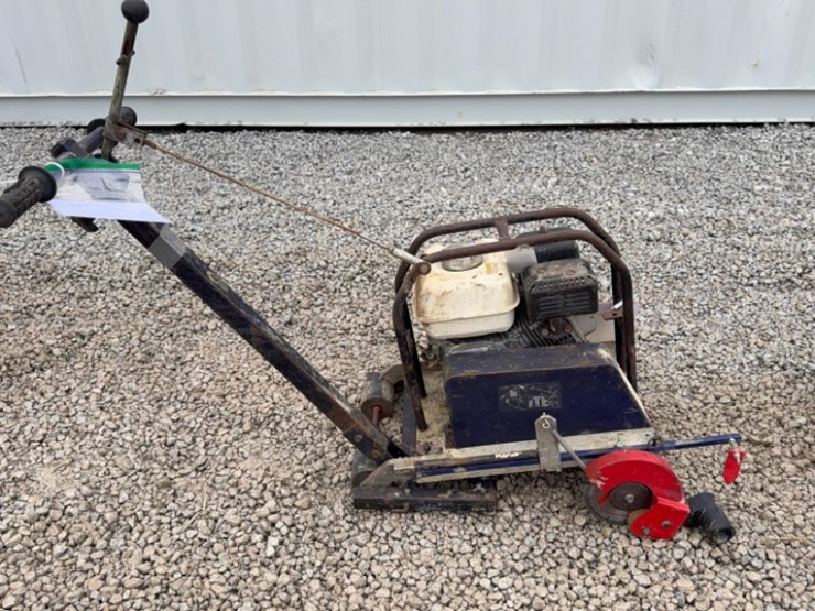 concrete-saw-with-honda-motor-image-1