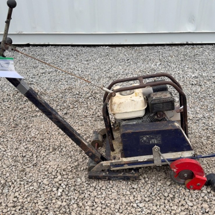 Concrete Saw with Honda Motor