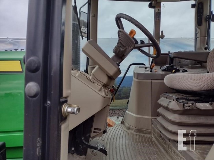 2014-john-deere-6140m-image-12