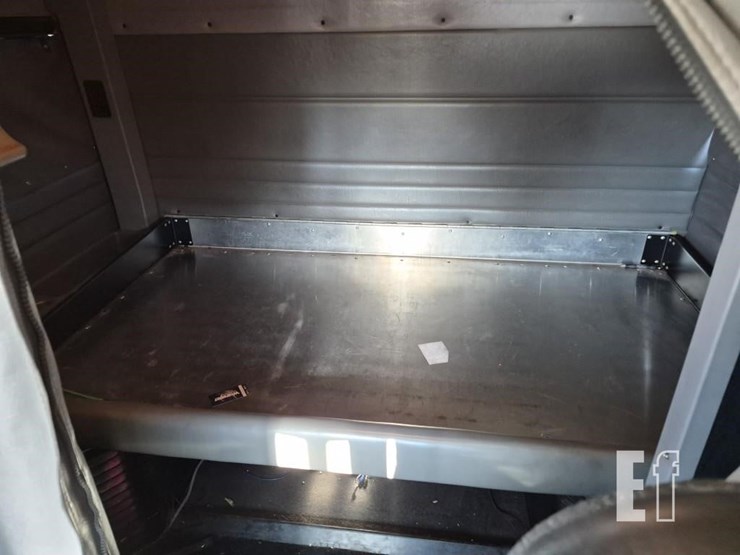 2013-peterbilt-388-image-18