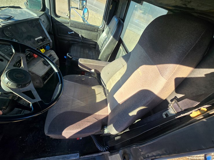 1999-mack-rd690s-image-73