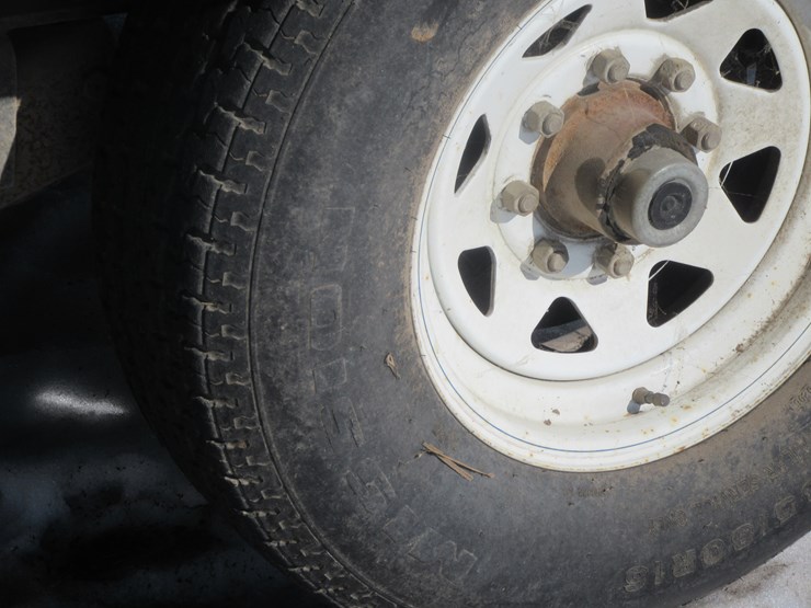 #8954-•-2006-pj-tri-axle-23'-trailer-(has-wi-title)-image-13