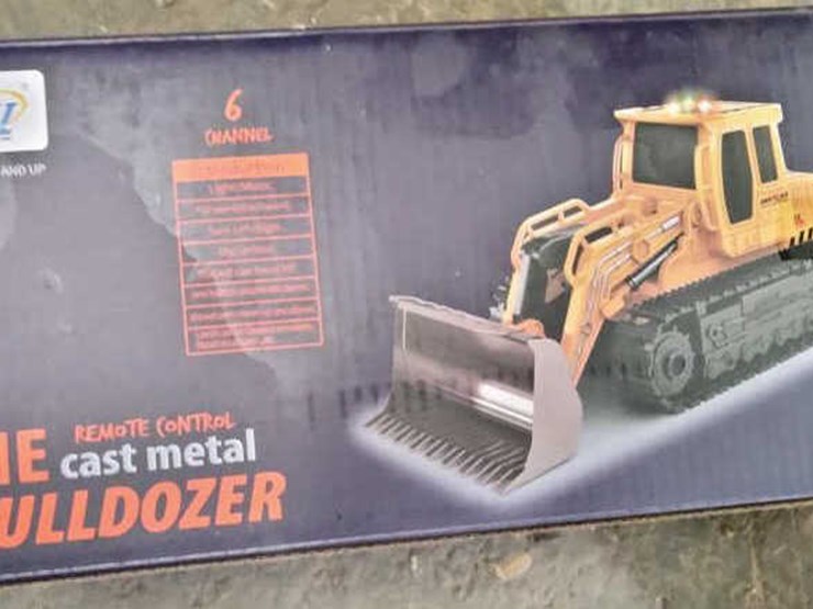 #135-•-remote-control-die-cast-metal-bulldozer-toy-image-1