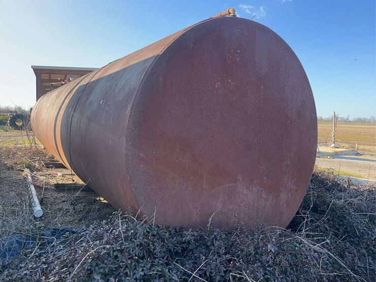11,000-gallon-fuel-tank-image-3