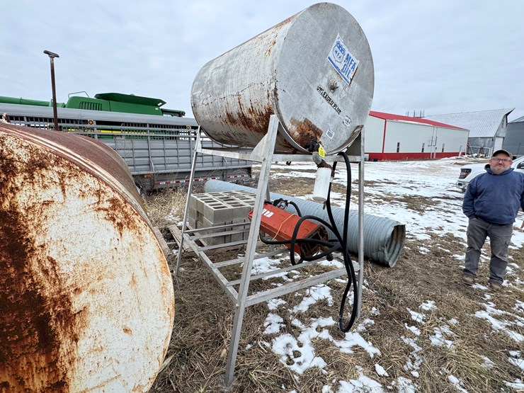 #1009-•-300-gal-gravity-fuel-tank-image-2