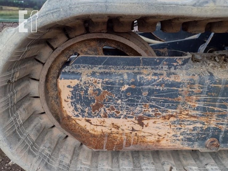 2022-deere-26g-image-39