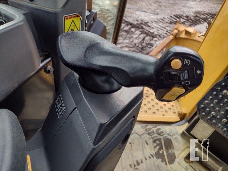 caterpillar-d6-image-12