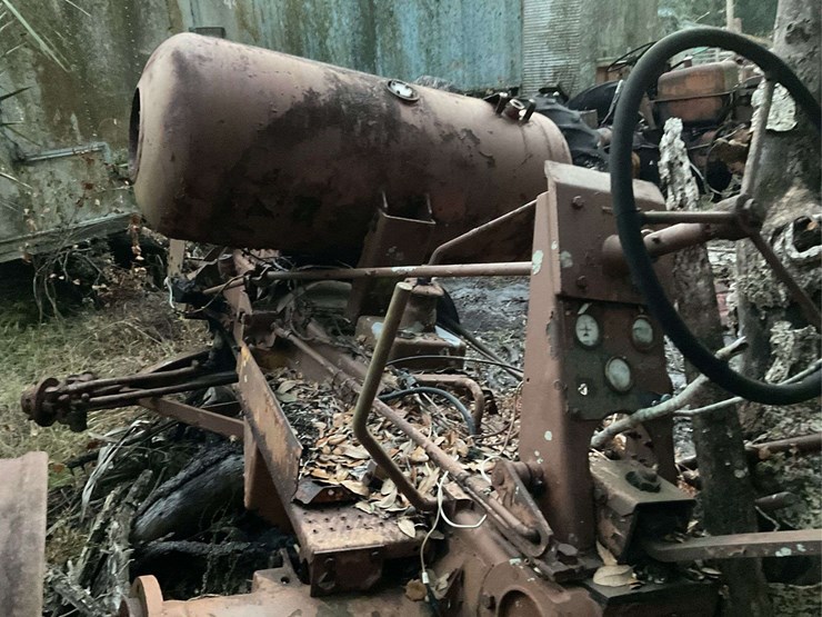 minneapolis-moline-jet-star-orchard-parts-tractor-image-5