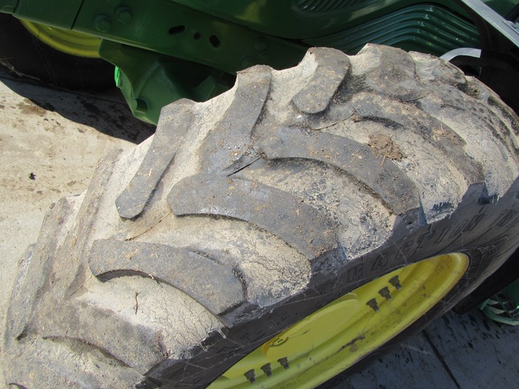 john-deere-7520-image-6