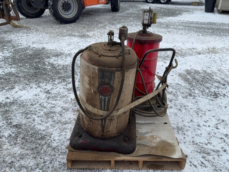 concrete-sealer-pump/-gadus-grease-pump-image-4
