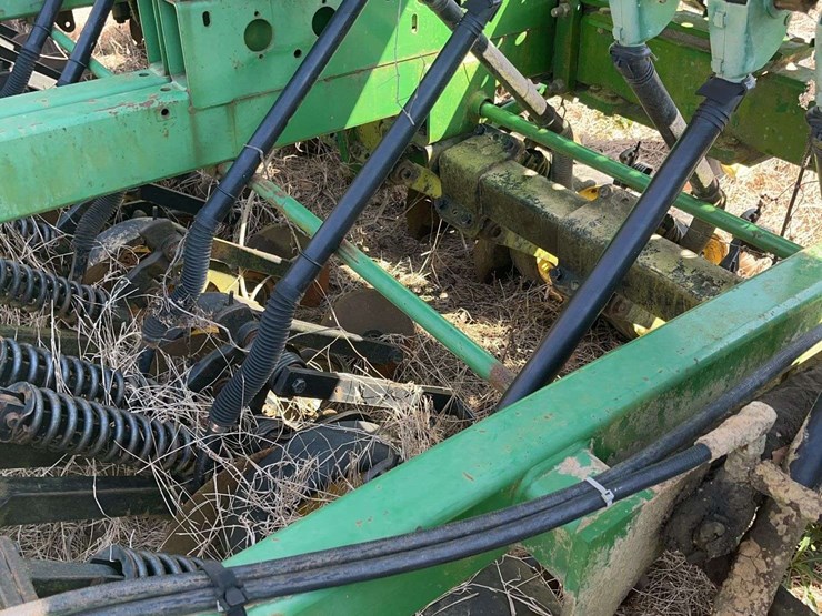 john-deere-750-image-4