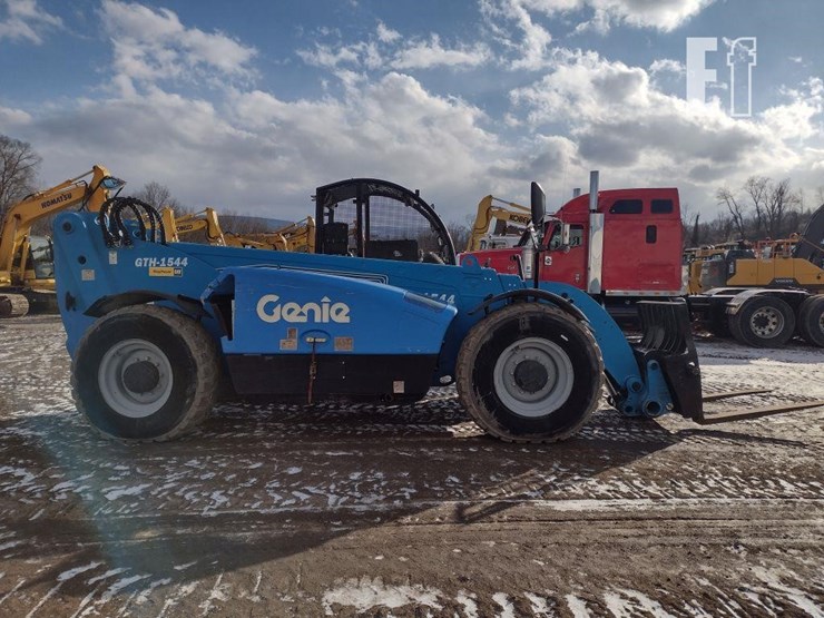 2019-genie-gth1544-image-3