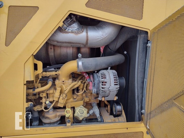 2022-deere-650k-lgp-image-41