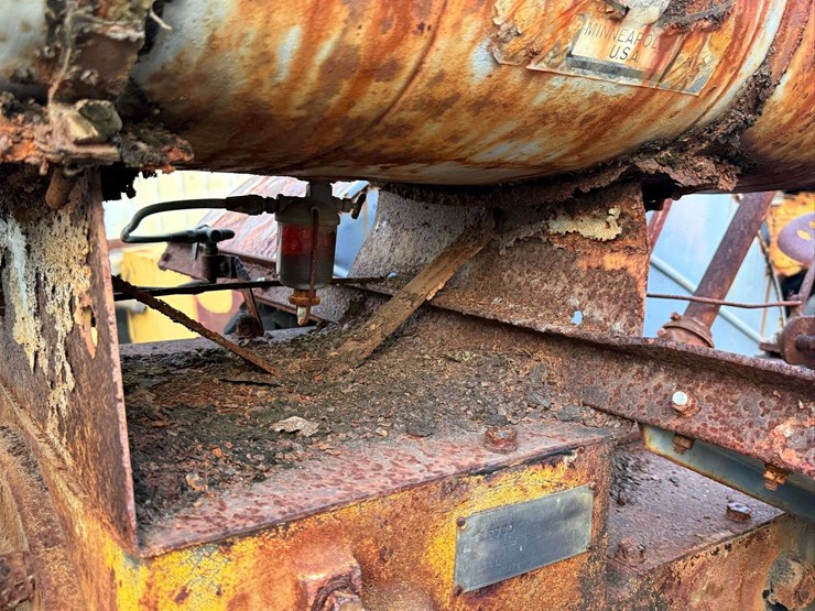 twin-city-21-32-tractor-image-20