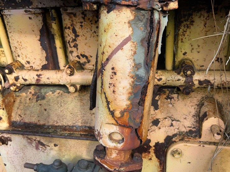 caterpillar-twenty-image-38