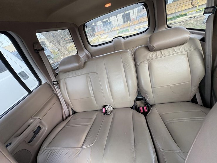 2000-ford-explorer-eddie-bauer-image-13