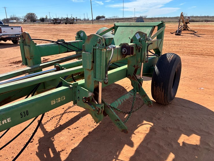 #t8289-•-jd-515-drill-carrier-image-3