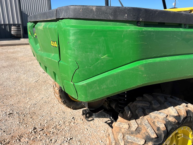 2021-john-deere-gator-image-5