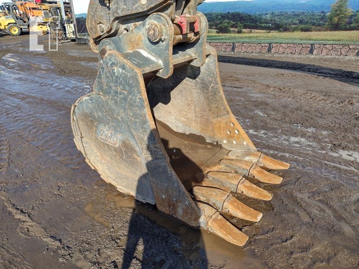 2020-deere-350g-lc-image-15