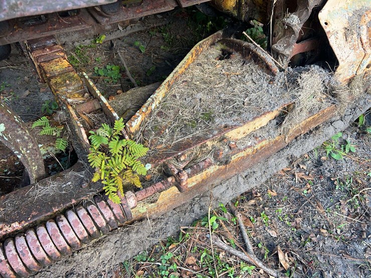 caterpillar-twenty-image-46