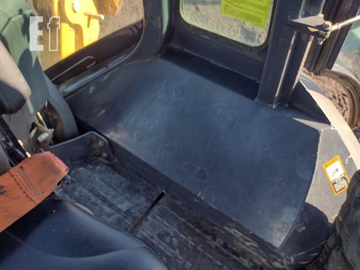 2018-deere-410l-image-15