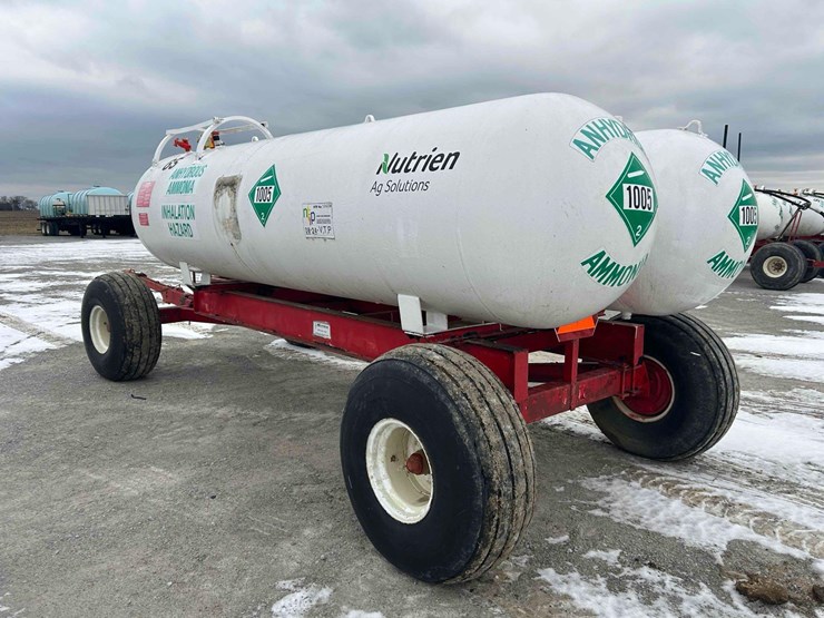 ag-systems-twin 1000-gal.-nh3-tanks-on-gear-#g5-image-19