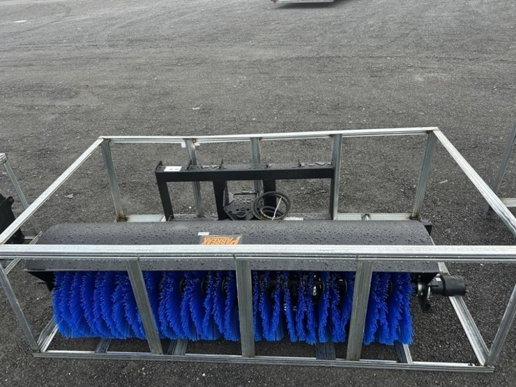 2025-pabreak-72"-angle-broom-image-3