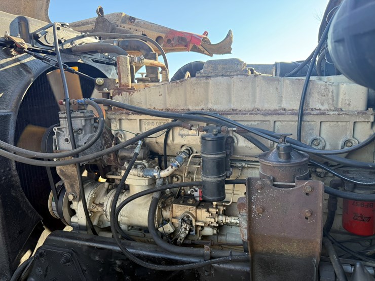 1974-peterbilt-359-image-34