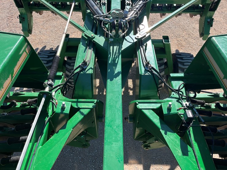 2016-great-plains-3s4000-image-39