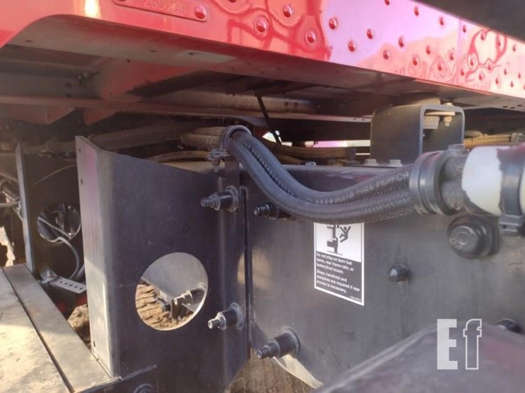 peterbilt-330-image-28