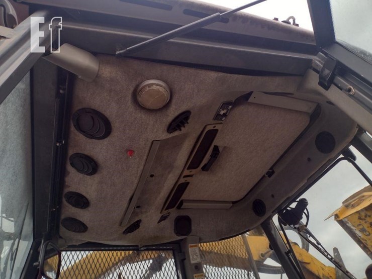 2002-massey-ferguson-4233-image-15