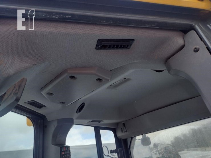 2022-deere-700l-lgp-image-15