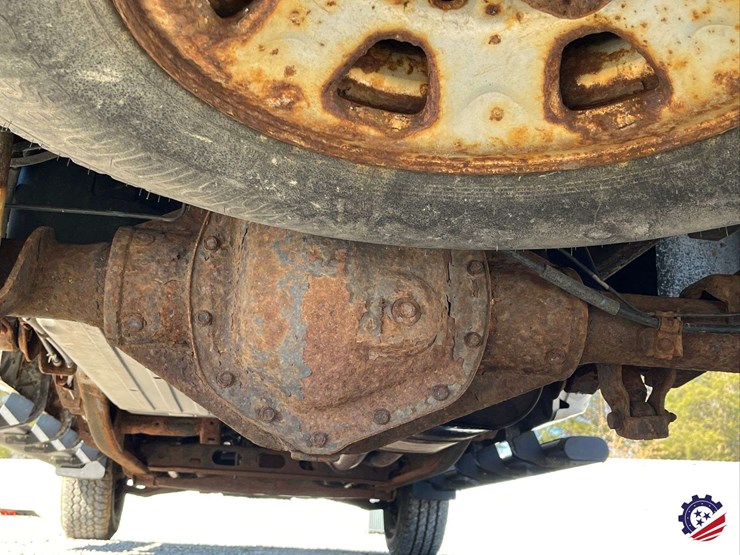 2010-chevrolet-silverado-s/a-service-truck-image-35