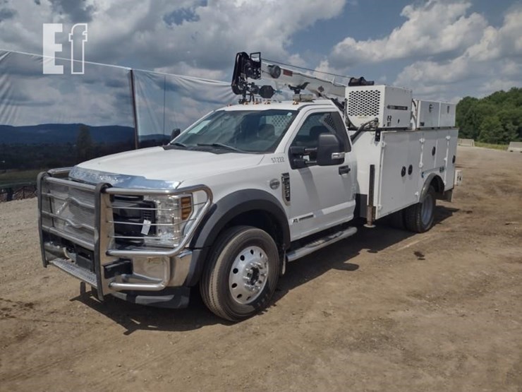 18-ford-f550-image-40