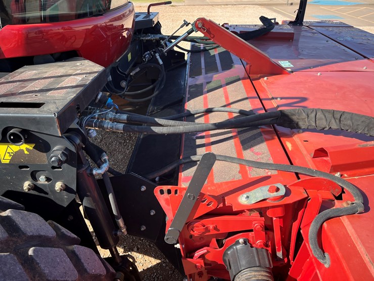 2020-case-ih-wd2104-image-14