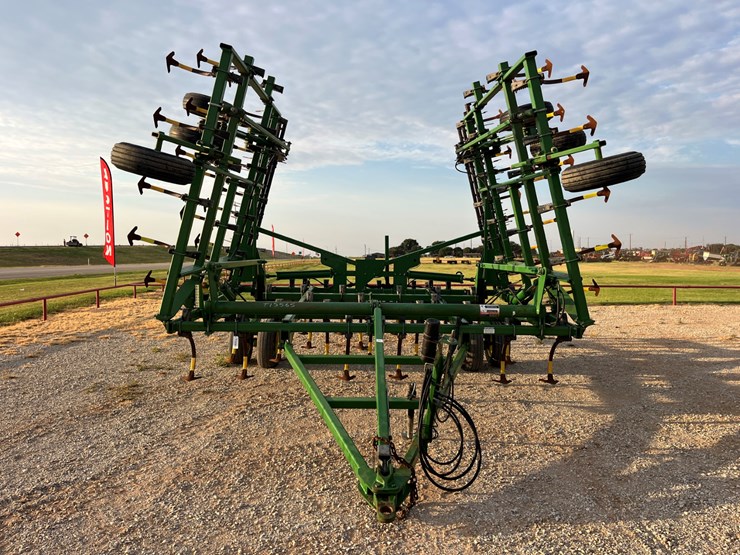 2004-john-deere-2210-image-5