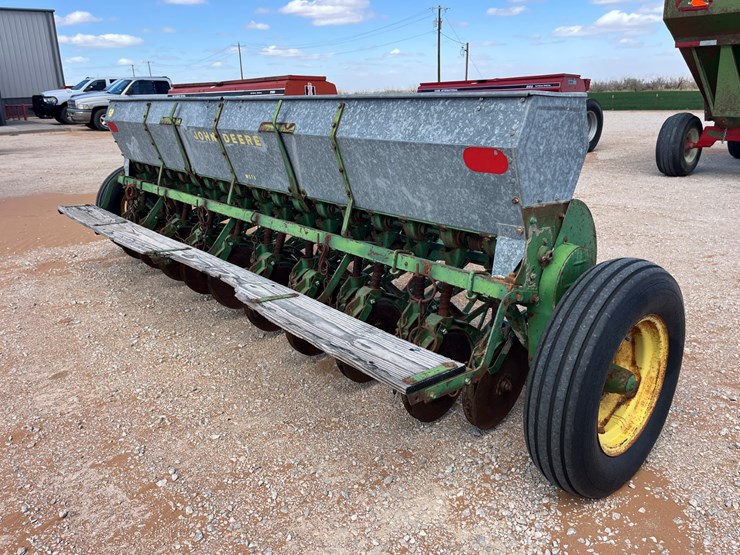 john-deere-b-image-7