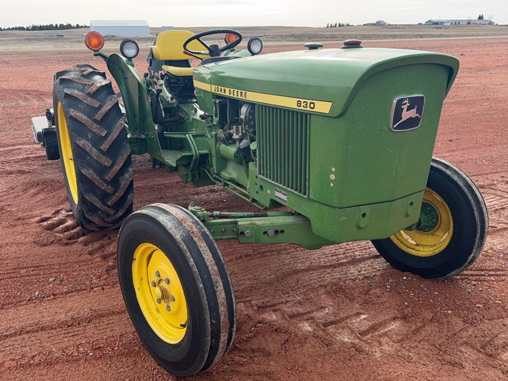 john-deere-830-image-3