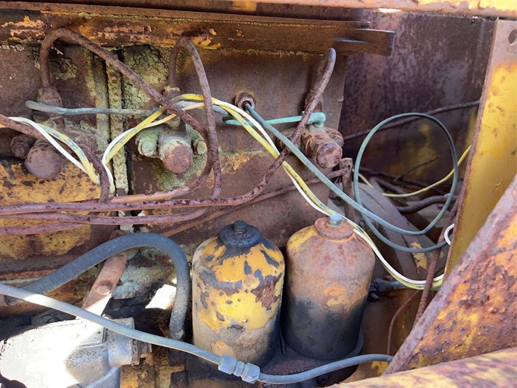 minneapolis-moline-diesel-crawler-image-18