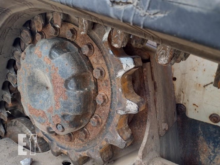 2020-bobcat-t590-image-29