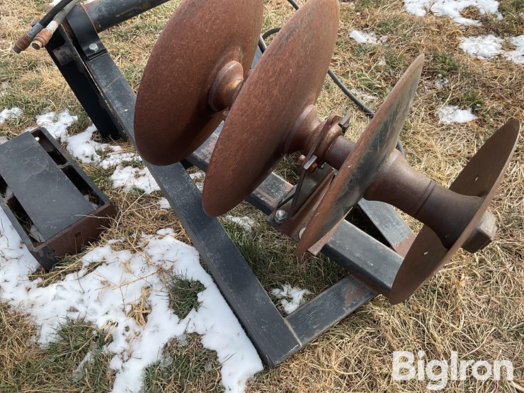 mounted-pivot-track-closer-image-12