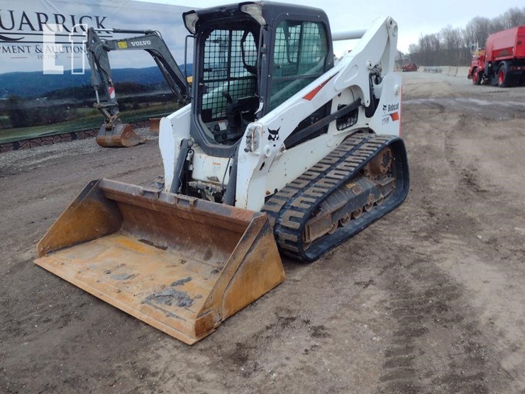 2017-bobcat-t740-image-39