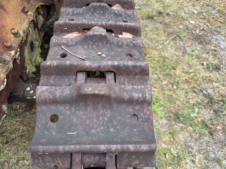 caterpillar-2-ton-crawler-image-28