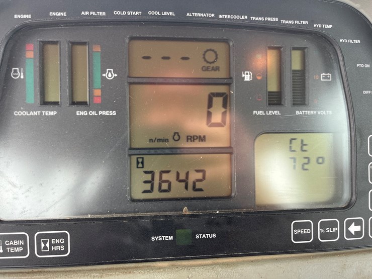 2008-versatile-535-image-32