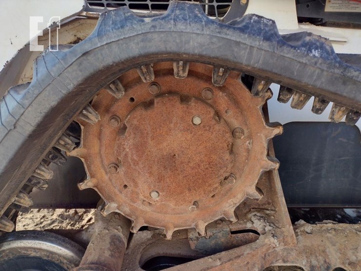 2020-bobcat-t870-image-30